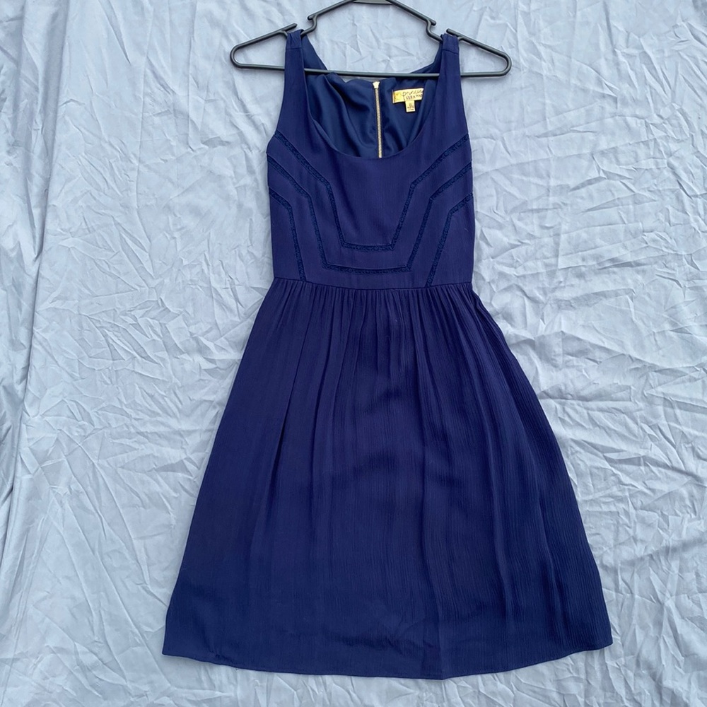 Princess Vera Wang | Semi-Formal Dress | Navy Blue w/ Lace Details